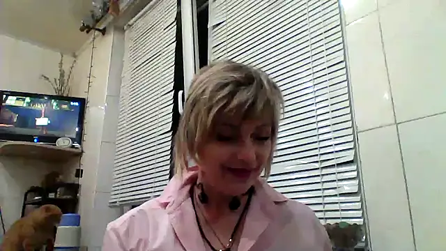 Lia Ray online show from October 14, 2025, 7:25 pm