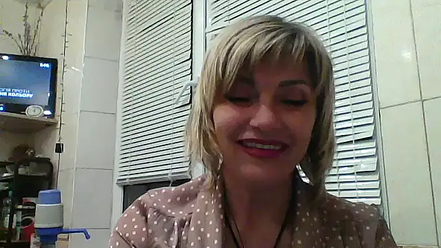 Lia Ray online show from October 15, 2025, 6:30 pm