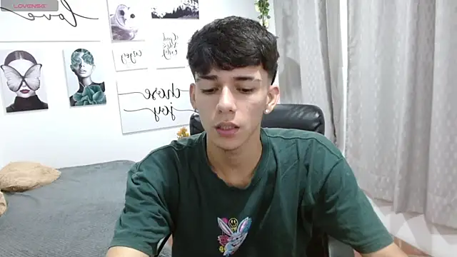 AmethystShadow17 online show from October 29, 2025, 3:47 pm