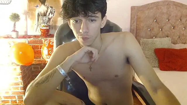 AmethystShadow17 online show from February 15, 2026, 1:20 pm