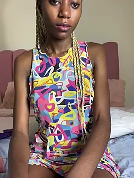 Snapshot of NyahHeat chatting on May 6, 2026, 3:50 pm NyahHeat online show from May 6, 2026, 3:50 pm