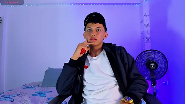 Axel Cody  online show from October 16, 2025, 2:34 am