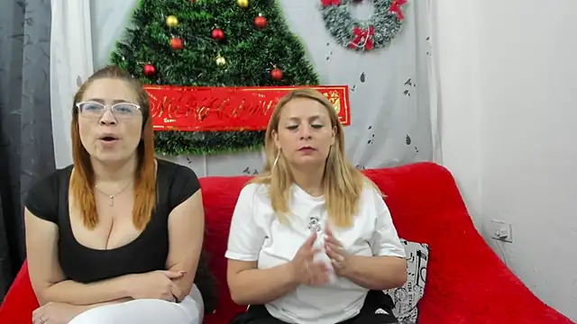 Snapshot of lesb_milf chatting on December 27, 2024, 9:22 pm lesb milf online show from December 27, 2024, 9:22 pm