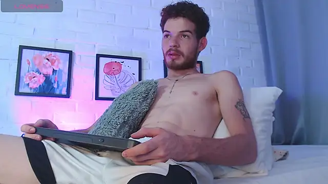 Snapshot of MATEO_HUNTER chatting on April 2, 2026, 4:21 am MATEO HUNTER online show from April 2, 2026, 4:21 am