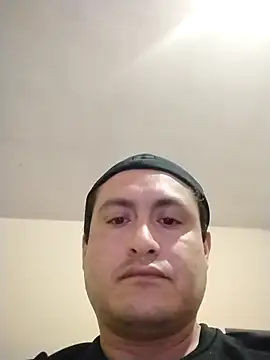 Snapshot of checheludo23 chatting on February 4, 2026, 2:50 am checheludo23 online show from February 4, 2026, 2:50 am