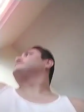 checheludo23 online show from June 7, 2026, 11:08 pm