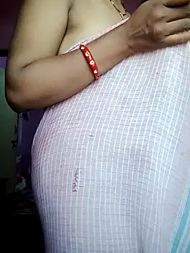 Juhi512 online show from November 4, 2025, 4:11 am