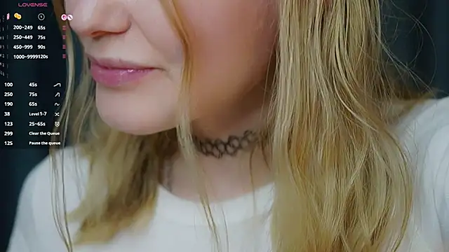 StarryMary online show from November 21, 2025, 9:13 pm