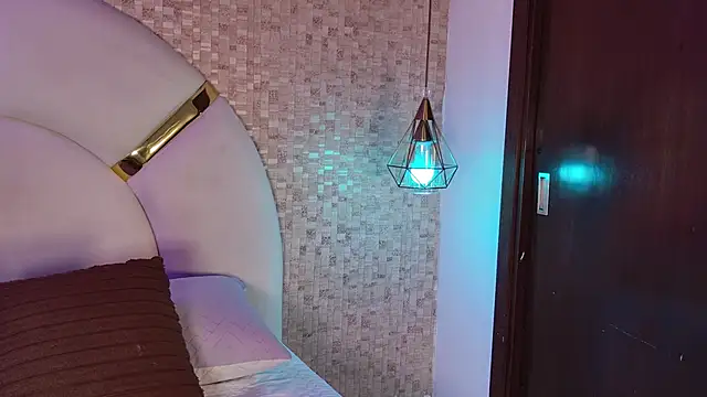 Snapshot of emmy_rose25 chatting on March 4, 2026, 11:38 am emmy rose25 online show from March 4, 2026, 11:38 am