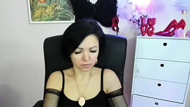 Mollybloom40 online show from March 4, 2026, 7:36 am