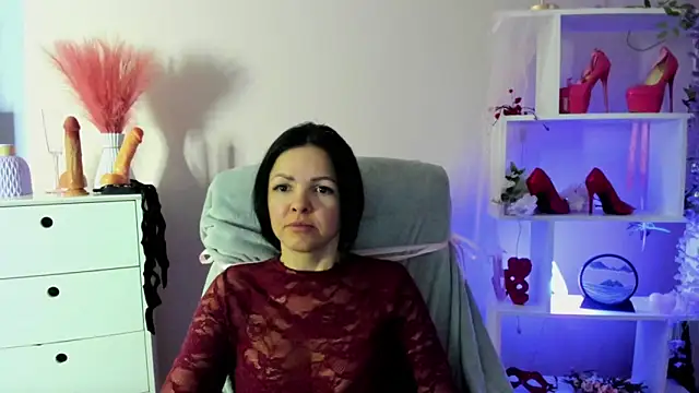 Mollybloom40 online show from April 17, 2026, 6:38 am