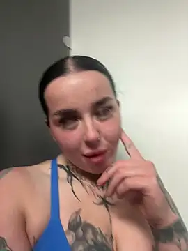 Snapshot of lucycoxxoxo chatting on May 15, 2026, 11:45 pm lucycoxxoxo online show from May 15, 2026, 11:45 pm