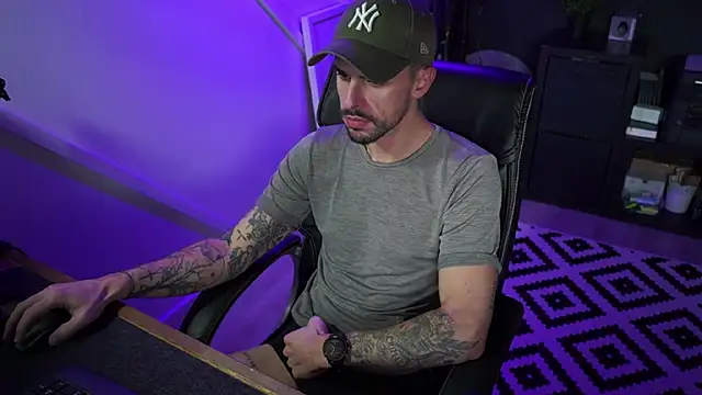 Snapshot of monsieurguitsxxx chatting on December 1, 2025, 3:06 pm monsieurguitsxxx online show from December 1, 2025, 3:06 pm