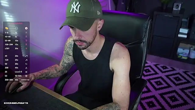 Snapshot of monsieurguitsxxx chatting on December 5, 2025, 1:20 pm monsieurguitsxxx online show from December 5, 2025, 1:20 pm