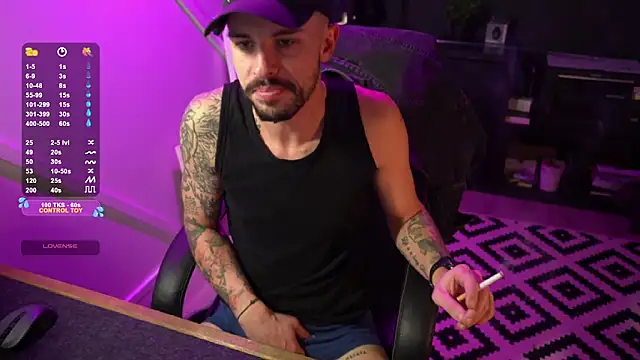 Snapshot of monsieurguitsxxx chatting on December 15, 2025, 4:11 pm monsieurguitsxxx online show from December 15, 2025, 4:11 pm