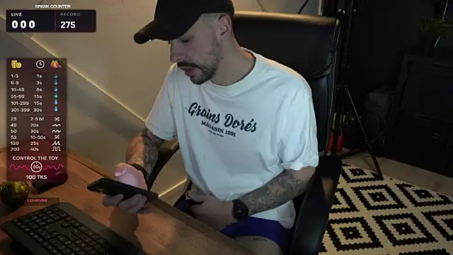 Snapshot of monsieurguitsxxx chatting on February 11, 2026, 4:23 pm monsieurguitsxxx online show from February 11, 2026, 4:23 pm