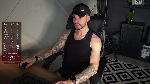 Snapshot of monsieurguitsxxx chatting on February 16, 2026, 3:19 pm monsieurguitsxxx online show from February 16, 2026, 3:19 pm