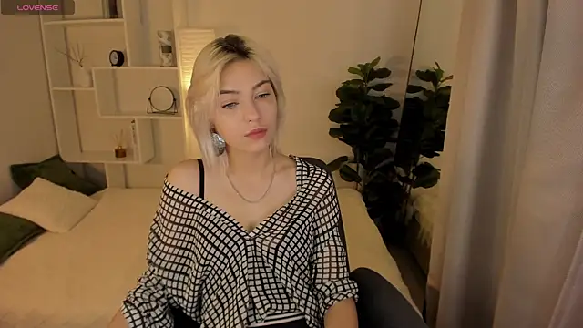 AlysiaSun  online show from October 22, 2025, 2:06 pm