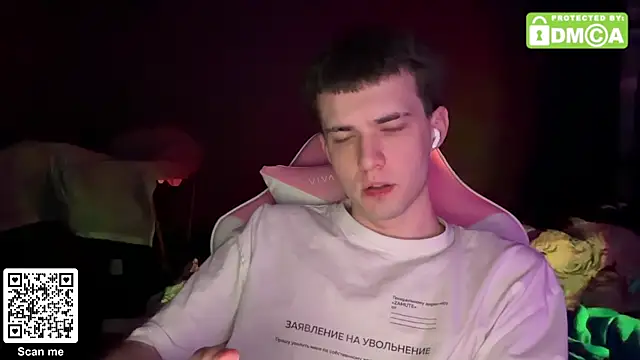 twinkbuldge online show from November 20, 2025, 5:56 pm