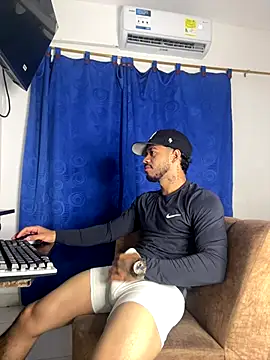 Kylian Alessandro online show from November 3, 2025, 6:58 am