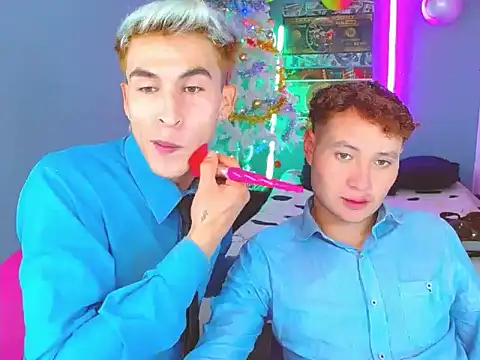 Snapshot of Latin_boysxxxx chatting on November 4, 2025, 3:49 am Latin boysxxxx online show from November 4, 2025, 3:49 am