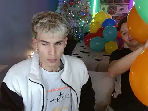 Snapshot of Latin_boysxxxx chatting on November 13, 2025, 6:40 pm Latin boysxxxx online show from November 13, 2025, 6:40 pm