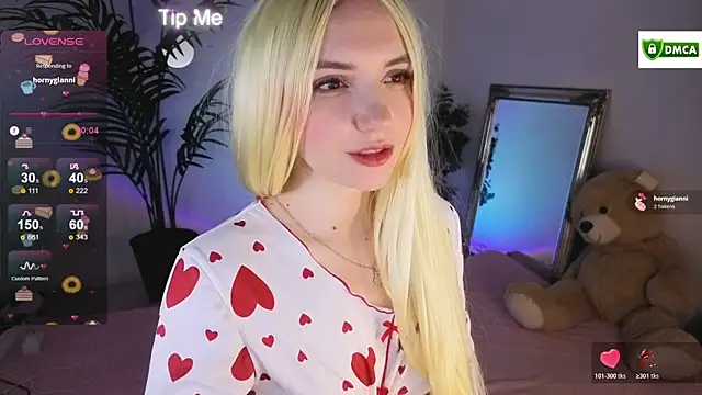 cute cake online show from November 7, 2025, 4:01 am