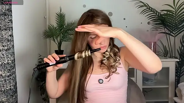 cute cake online show from March 26, 2026, 12:00 pm