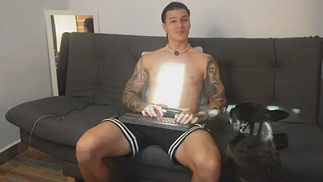 Snapshot of Dominick_walker chatting on November 22, 2025, 9:36 pm Dominick walker online show from November 22, 2025, 9:36 pm