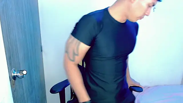 Maynow 666 online show from October 28, 2025, 8:33 pm