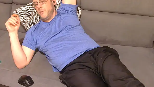 Snapshot of bull419M chatting on February 16, 2026, 5:03 am bull419M online show from February 16, 2026, 5:03 am