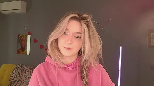 BellaSink online show from March 18, 2026, 5:32 am