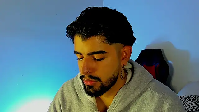 maximo black  online show from October 20, 2025, 10:10 pm