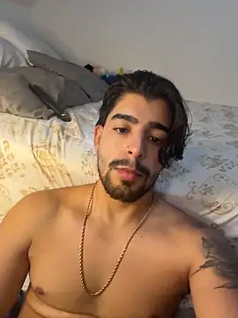 maximo black  online show from November 12, 2025, 7:46 pm