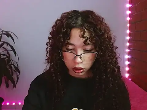 Medussa3033 online show from November 1, 2025, 12:12 am