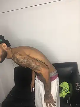 AXionX online show from November 28, 2025, 3:53 am