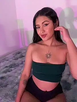 Emilux  online show from April 5, 2026, 6:16 pm