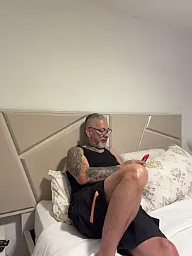 Snapshot of roygomez chatting on October 17, 2025, 5:04 pm roygomez online show from October 17, 2025, 5:04 pm