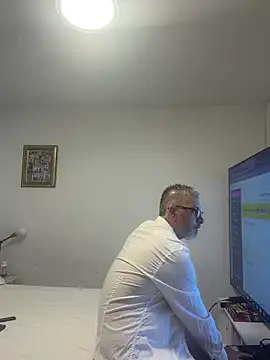 Snapshot of roygomez chatting on October 20, 2025, 11:38 pm roygomez online show from October 20, 2025, 11:38 pm