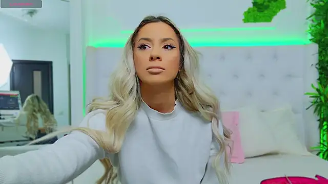 Snapshot of AriannaSins chatting on January 23, 2025, 1:24 pm AriannaSins online show from January 23, 2025, 1:24 pm