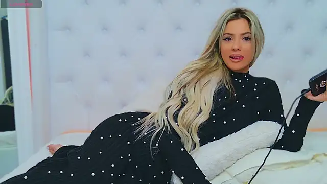 Snapshot of AriannaSins chatting on January 24, 2025, 4:28 pm AriannaSins online show from January 24, 2025, 4:28 pm