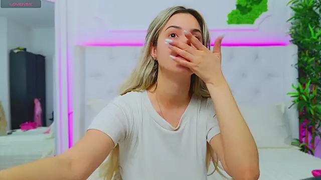 Snapshot of AriannaSins chatting on January 29, 2025, 1:07 pm AriannaSins online show from January 29, 2025, 1:07 pm