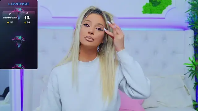 Snapshot of AriannaSins chatting on February 4, 2025, 3:57 pm AriannaSins online show from February 4, 2025, 3:57 pm