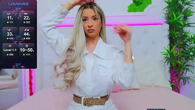 Snapshot of AriannaSins chatting on February 11, 2025, 1:41 pm AriannaSins online show from February 11, 2025, 1:41 pm