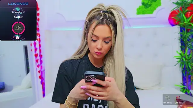 Snapshot of AriannaSins chatting on February 19, 2025, 7:59 pm AriannaSins online show from February 19, 2025, 7:59 pm