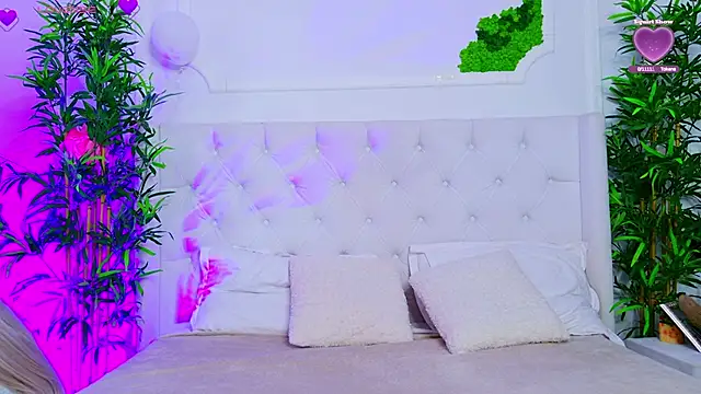 Snapshot of AriannaSins chatting on October 17, 2025, 12:19 pm AriannaSins online show from October 17, 2025, 12:19 pm