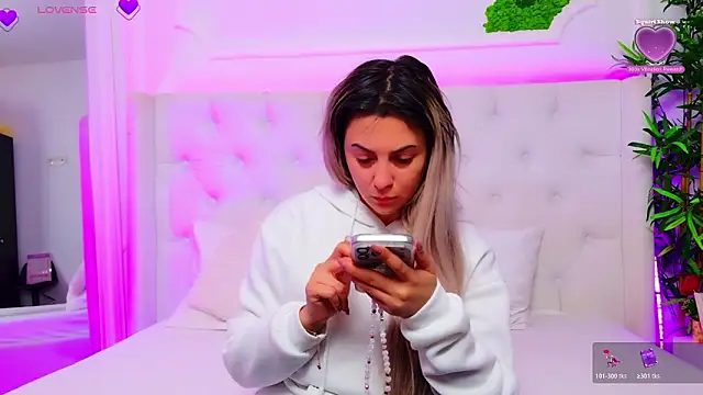 AriannaSins online show from February 21, 2026, 1:12 pm