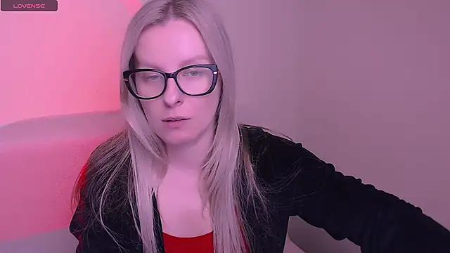 AllaLeomz online show from November 14, 2025, 8:35 am