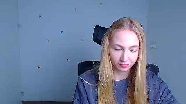 Emma Moonlightt online show from October 25, 2025, 11:40 am