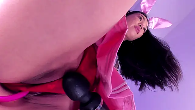 Divine Madeleine online show from April 11, 2026, 6:18 am